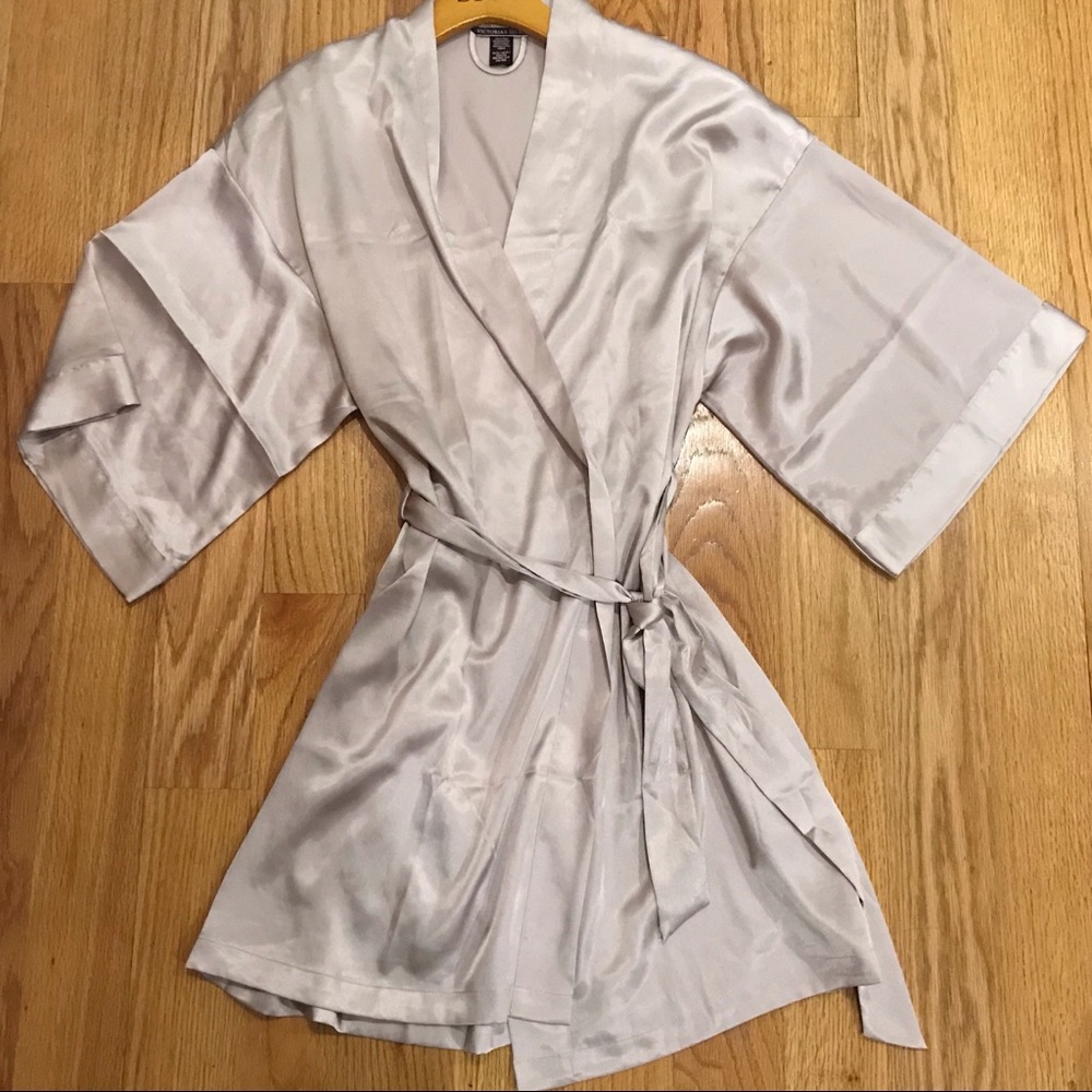 Short Satin Kimono Robe •VS Victoria’s Secret